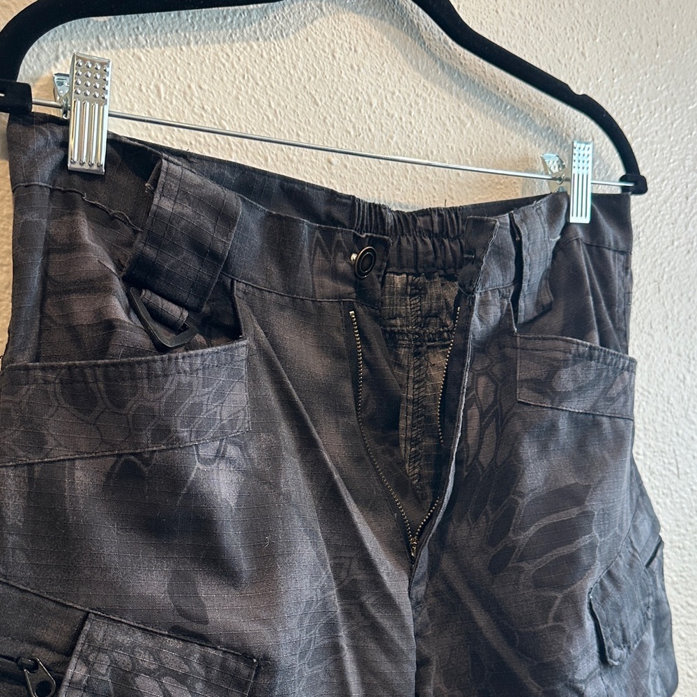Gray Patterned Pants - Picture 3 of 8